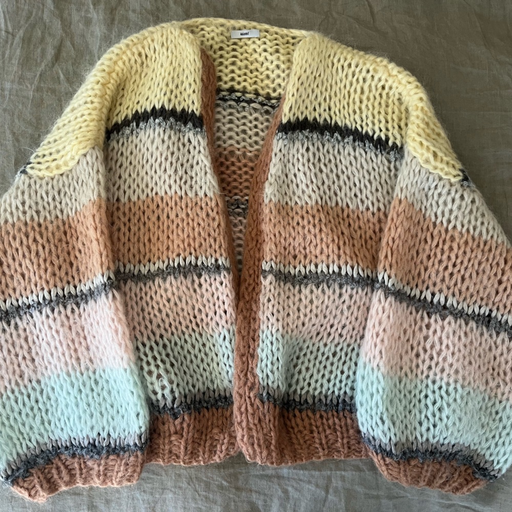 Maiami small/ medium cardigan